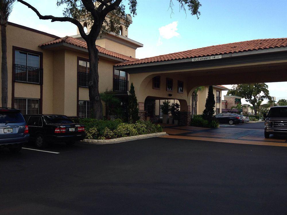 Red Roof Inn Plus & Suites Tampa Exterior foto